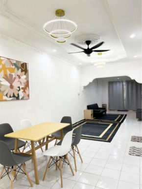 LILY HOMESTAY PUTATAN